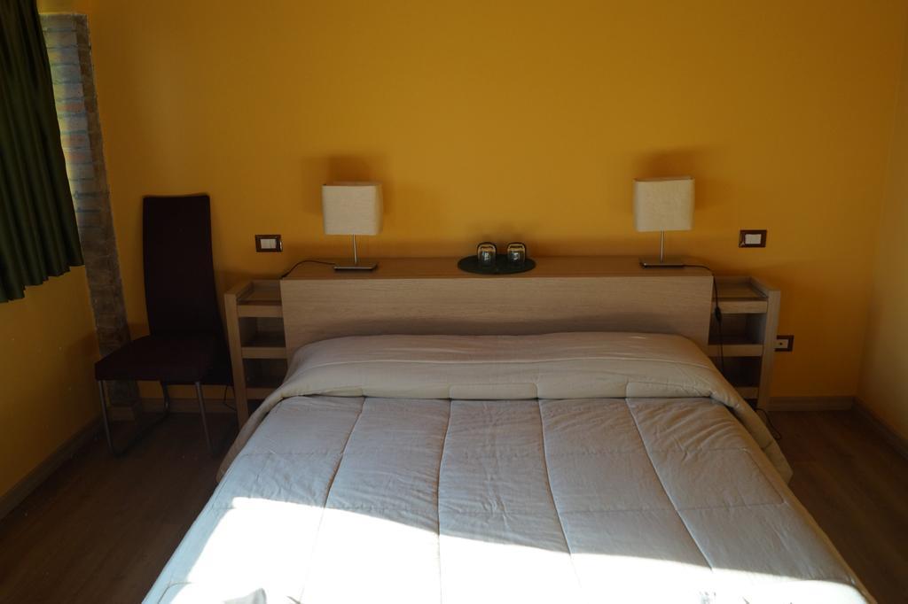 Conte Pietro Room&Breakfast Феррара Экстерьер фото